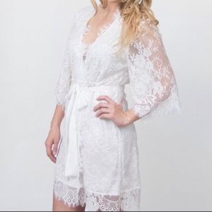 White lace bridal robe